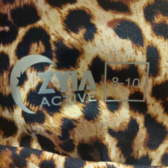 Zyia Active Leopard Brilliant Scrunchy Leggings-What Hi-Rise 7/8 - Picture 13 of 13